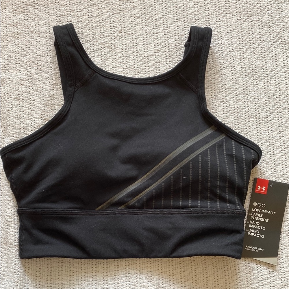 Under Armour Black Sports Bra with Wide Straps and Moisture-Wicking Fabric
